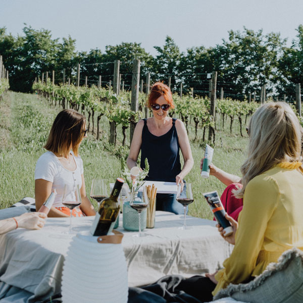 Mehr über den Artikel erfahren Wine & Paint